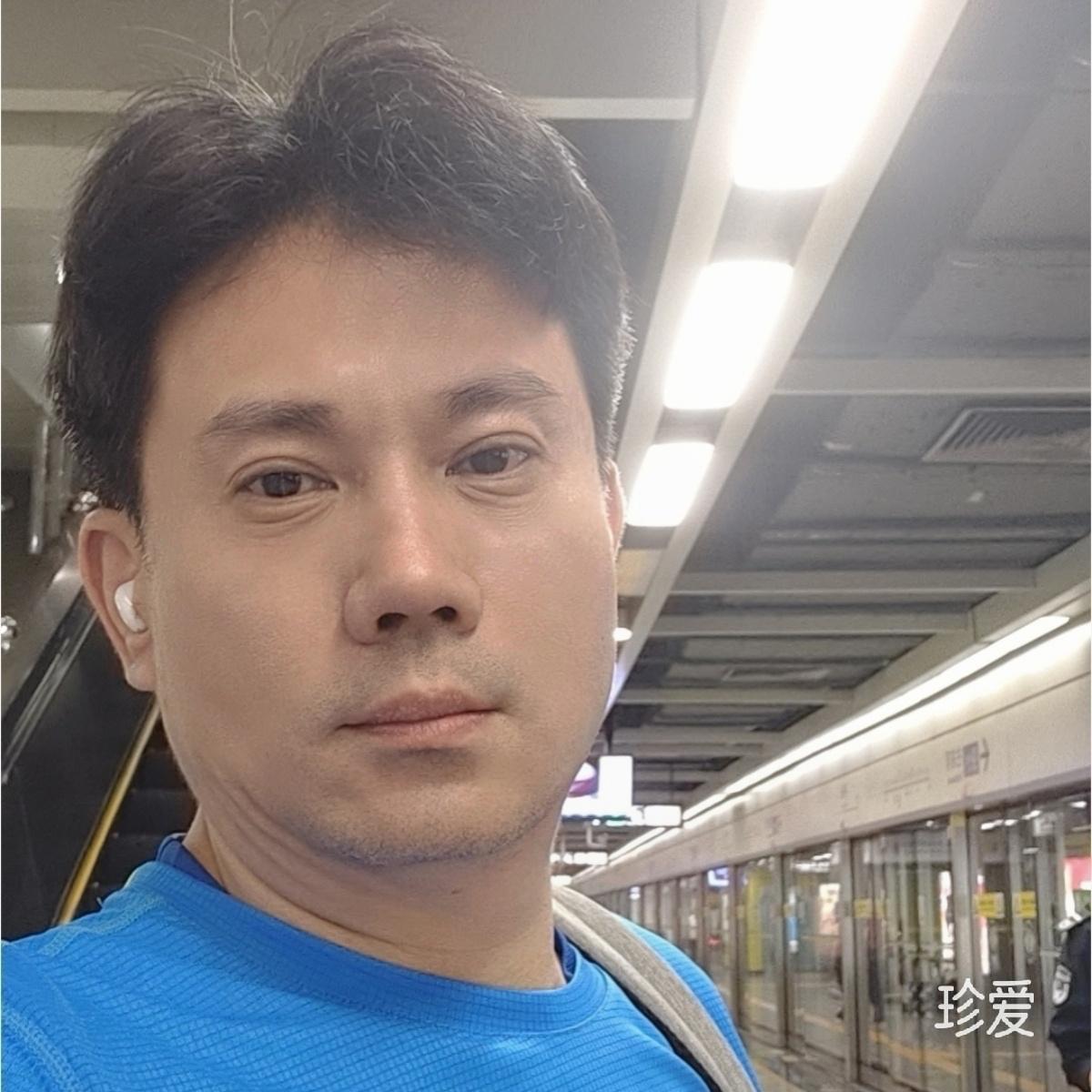莲花山下