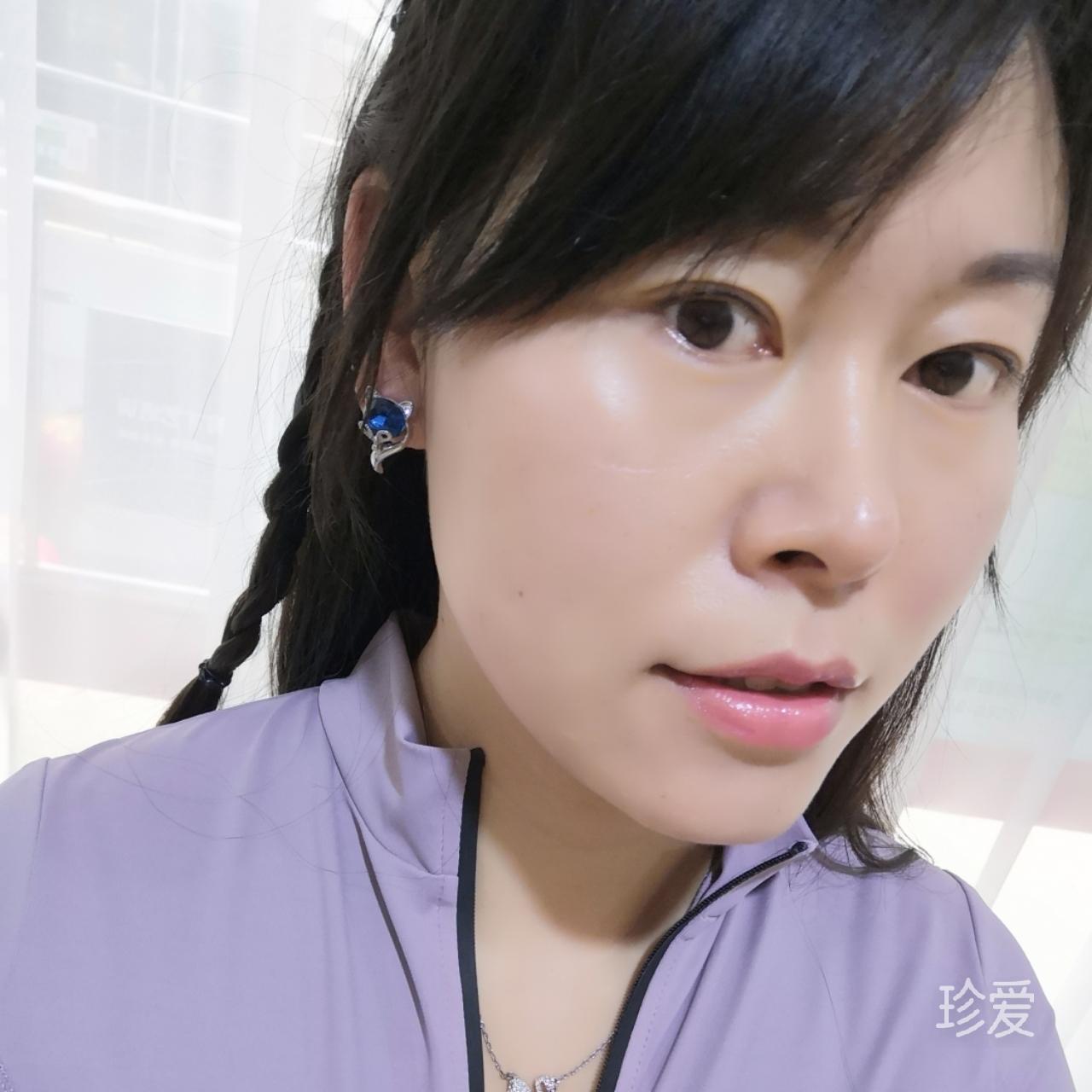 凳子