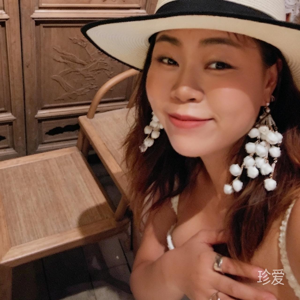 一条小粉鱼