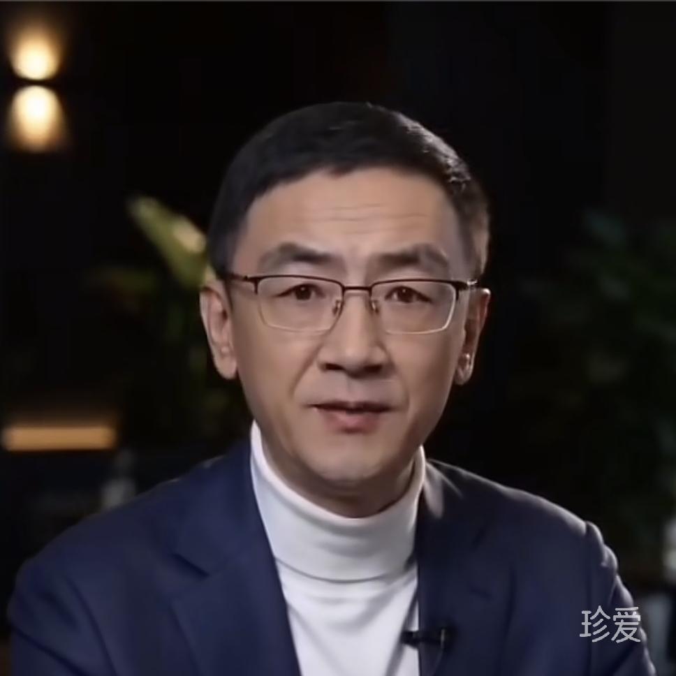 两个老伴牵手到老