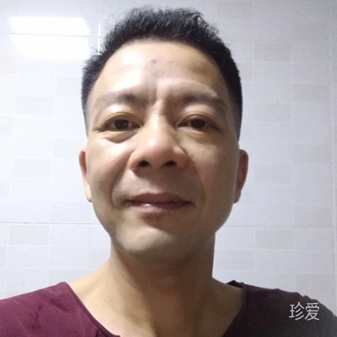 蓝色的