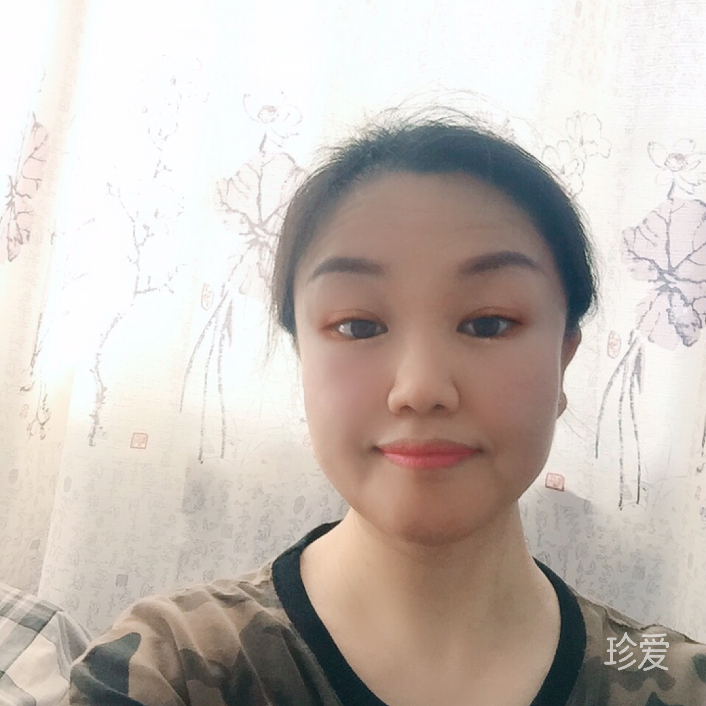 只见梅花不见人