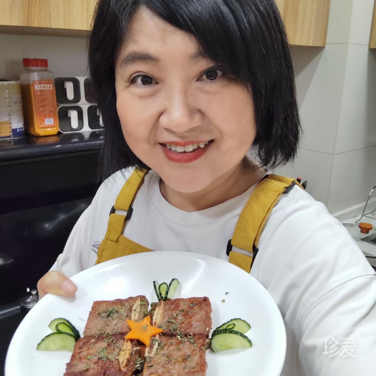 月光漫过林梢