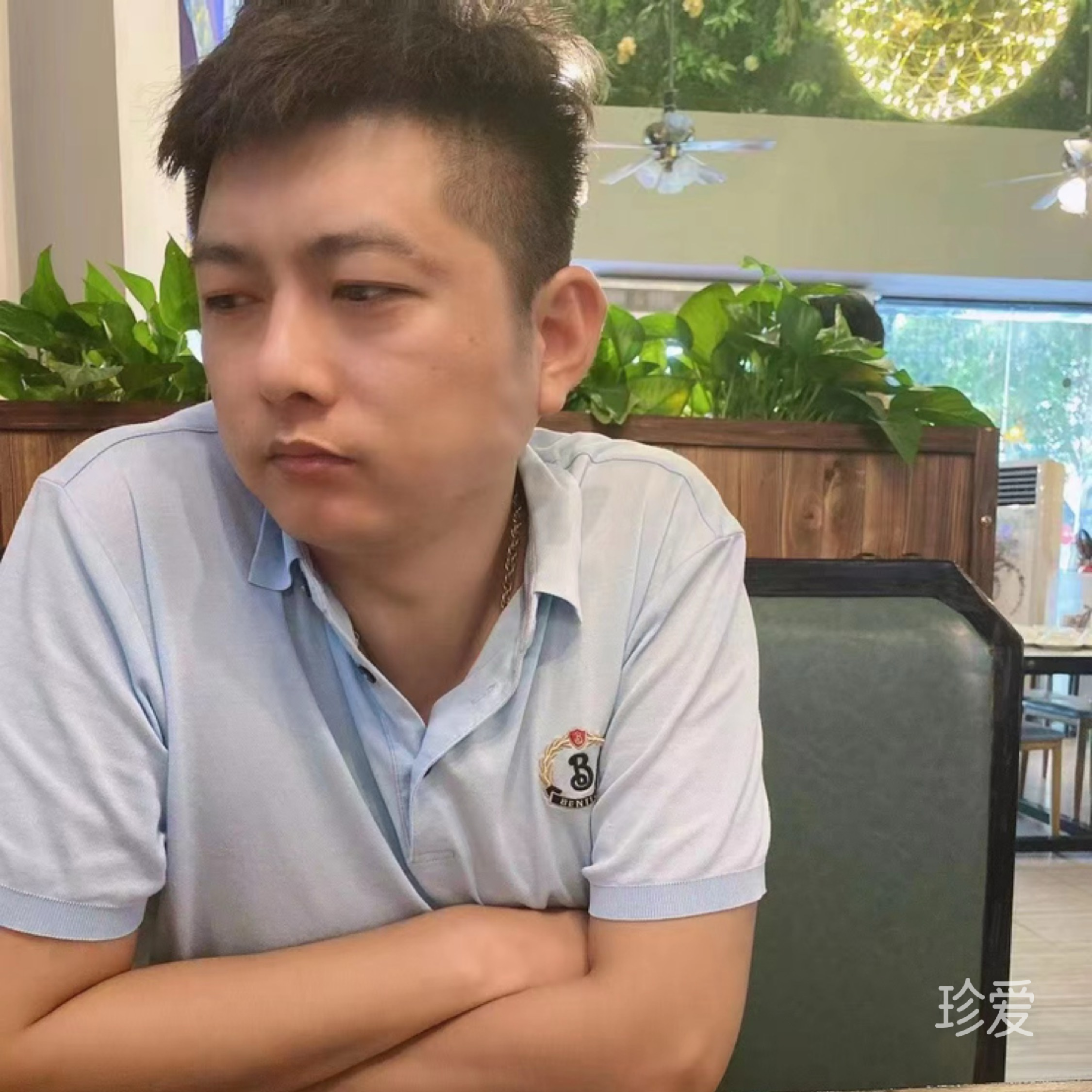 左胸膛