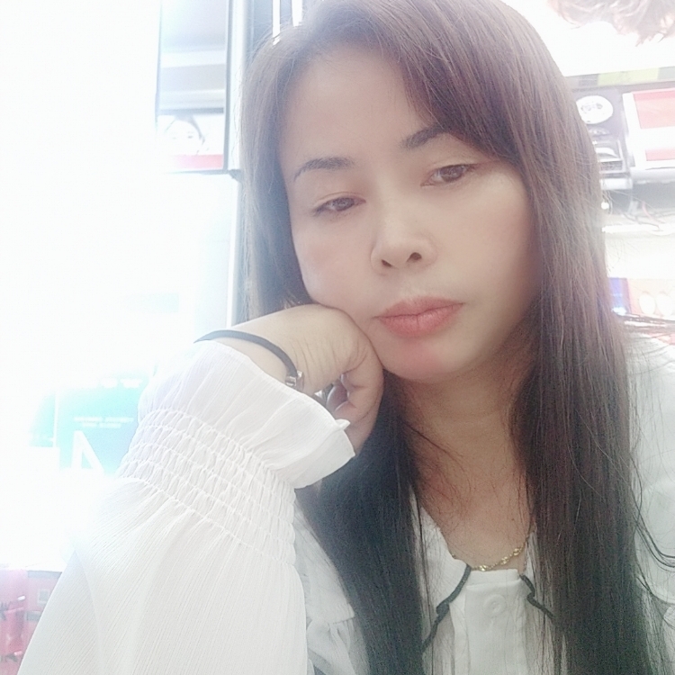 對影邀月獨自悲