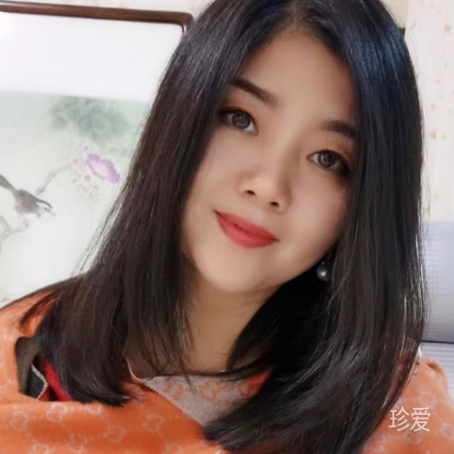 走在迷雾的小巷里