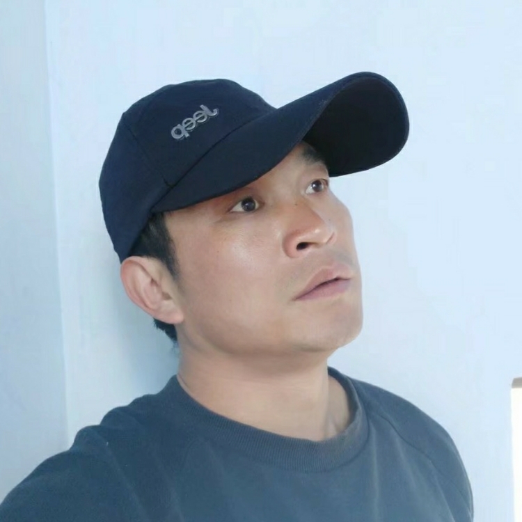 訴说悲伤的微笑