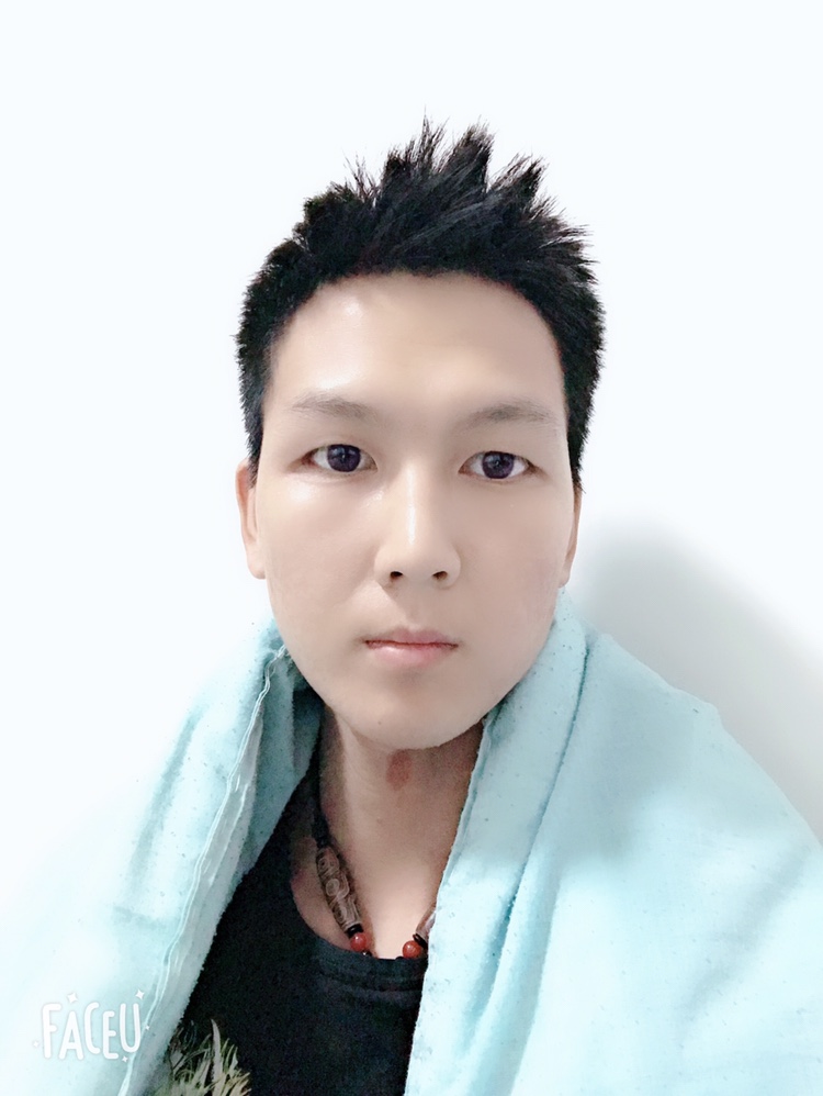 吧唧嘴還耷拉腿