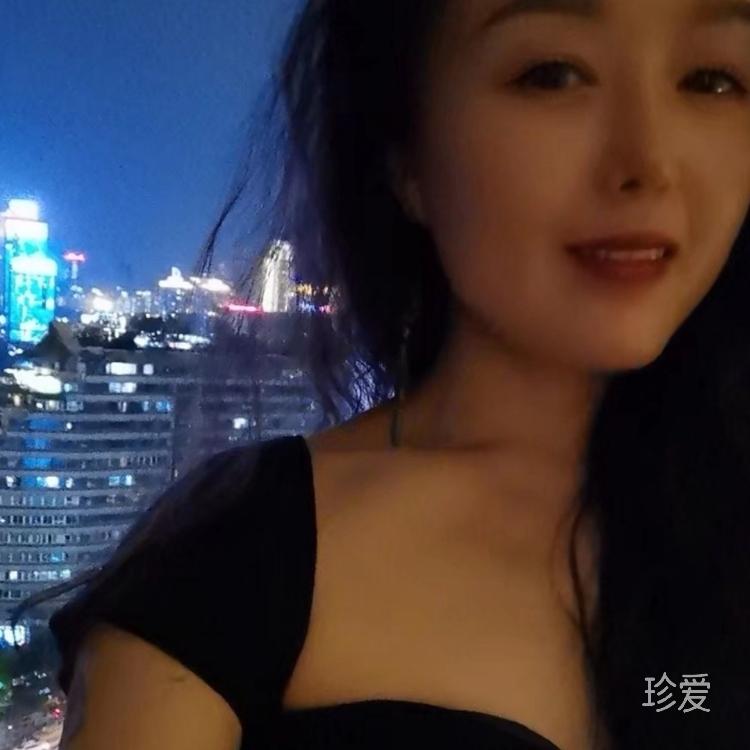 偷吃棉花糖的云
