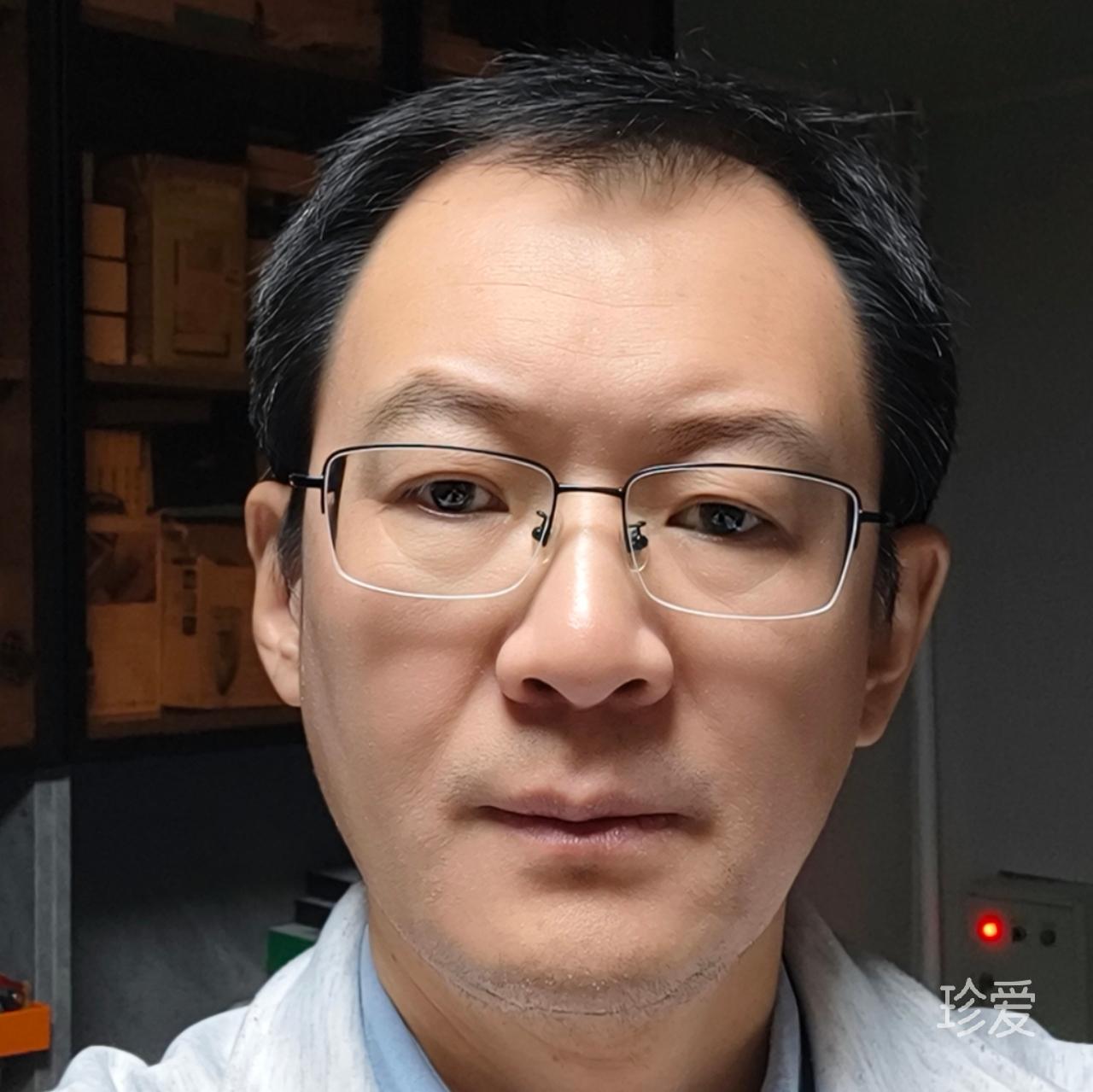 白衣执笔画浮生