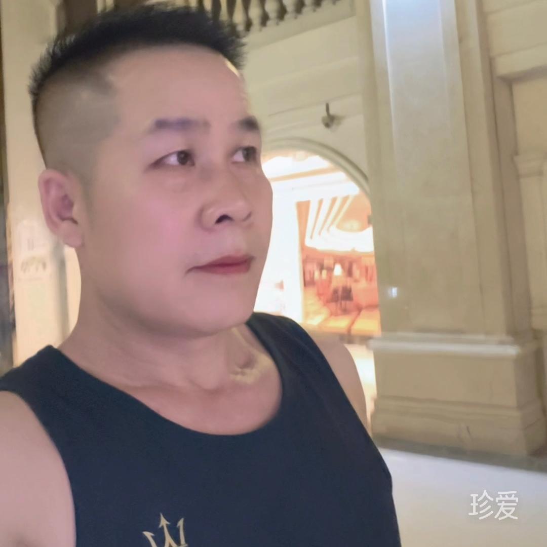 小时候很帅