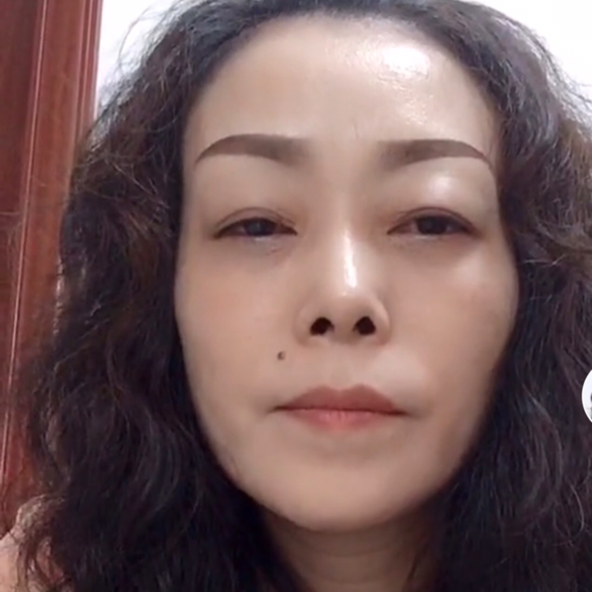 燈光再亮也抱住你