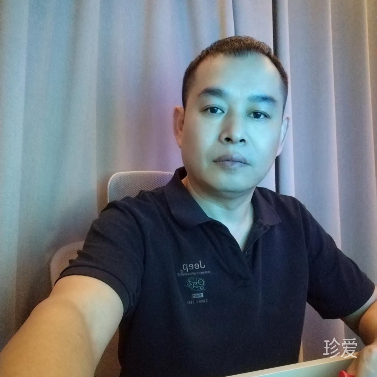 港湾中的一条船