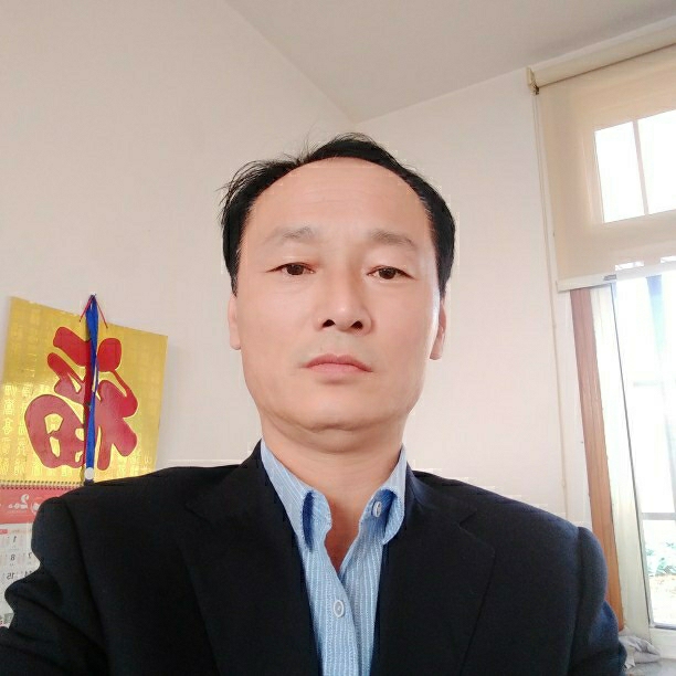 漠然一笑