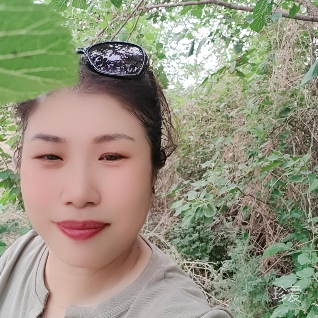 一个人走过