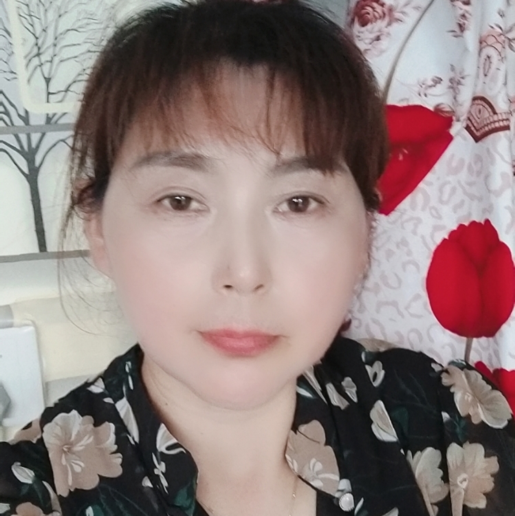 芙蓉何處避芳塵