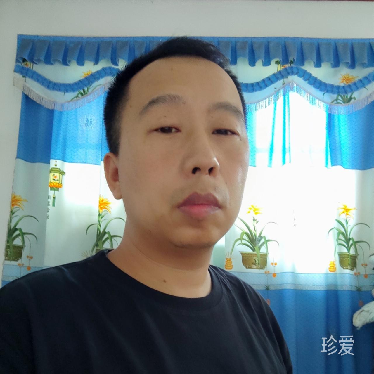 微风吹过衣架