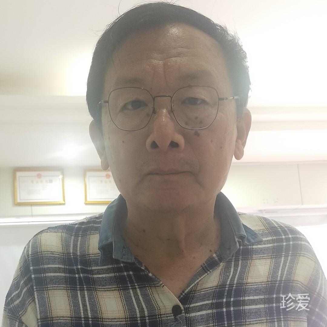 携手走过春夏秋冬