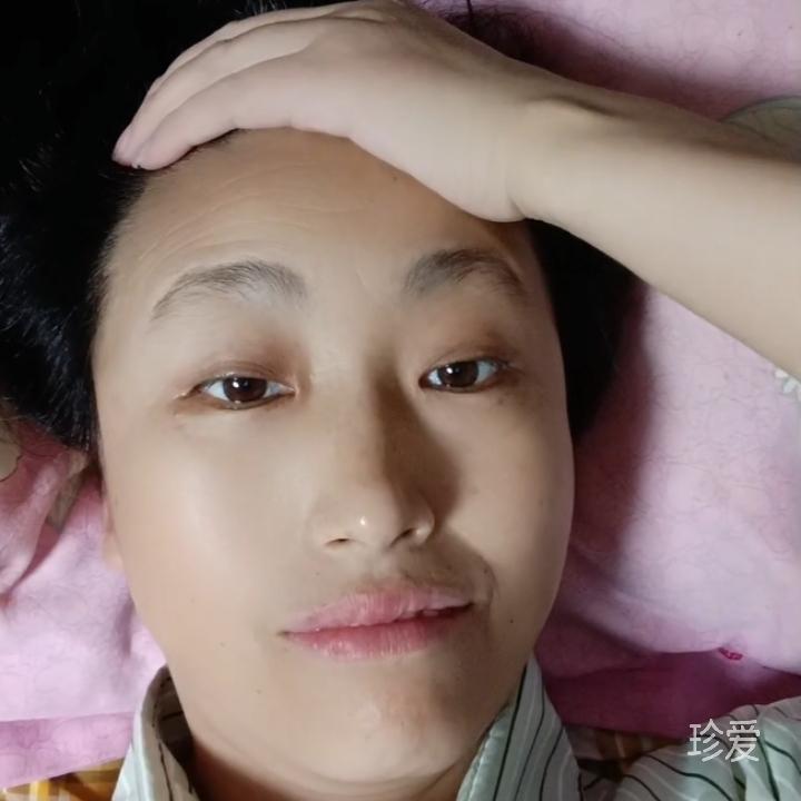 月光照一抹清影