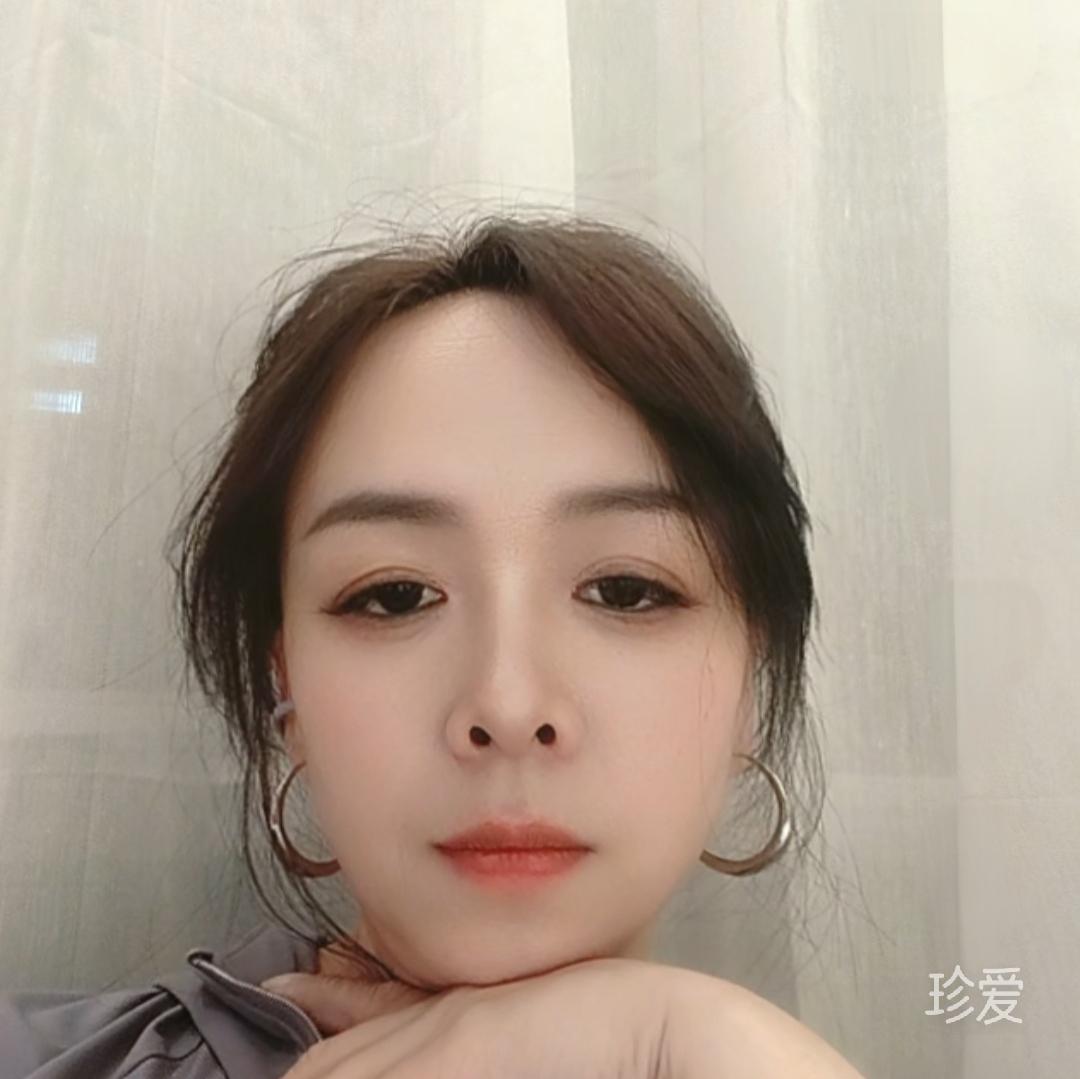 爱笑的女孩