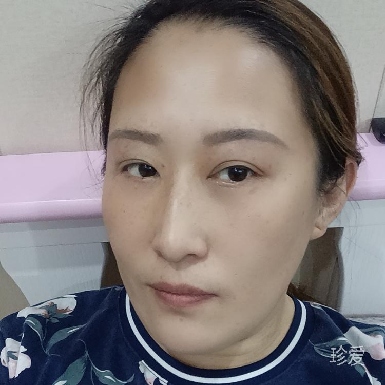 花開花落，凡塵一