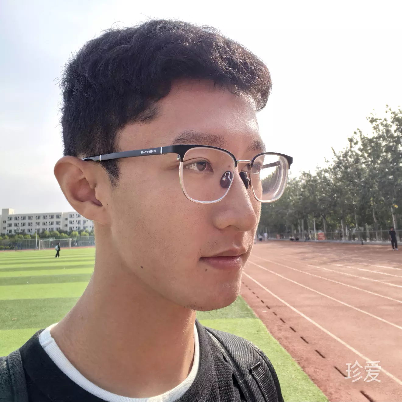 阿灵
