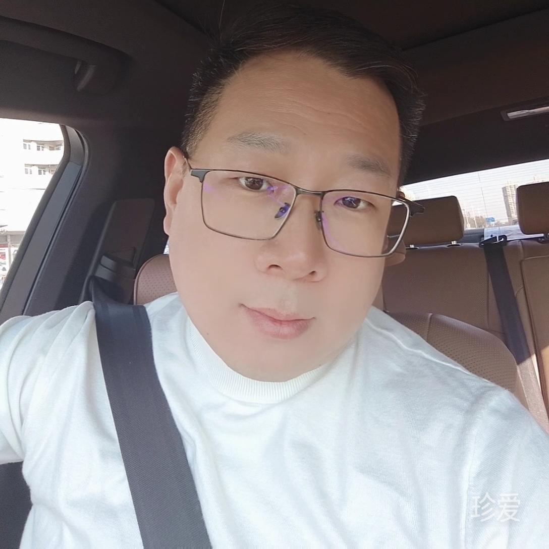 何见青山不语