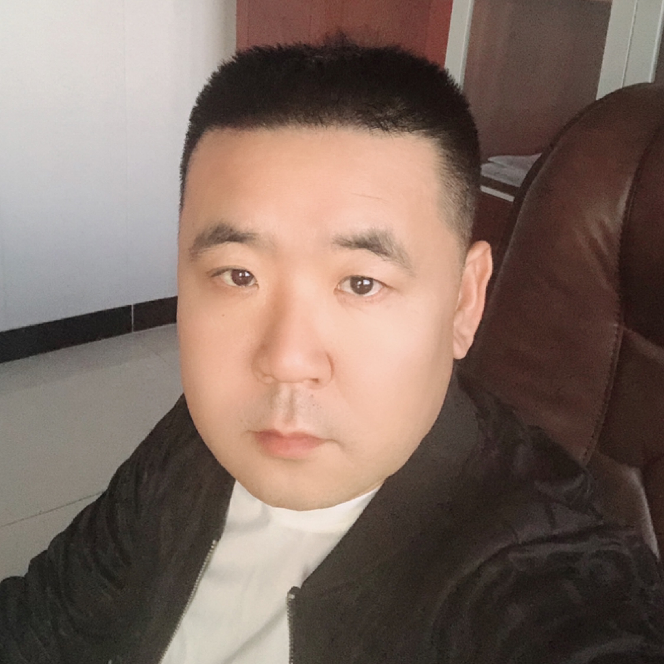 一個(gè)人在走