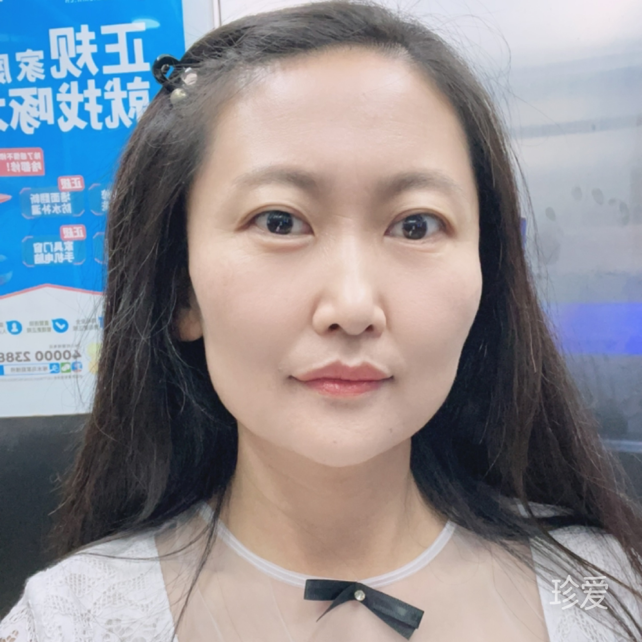 風吹落葉飄動的美