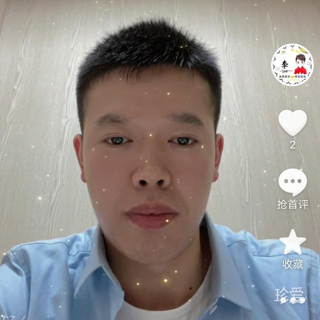 开心的小猪