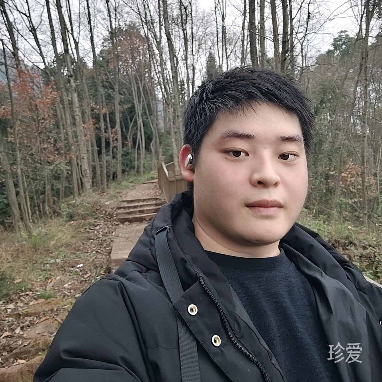 低调真诚风
