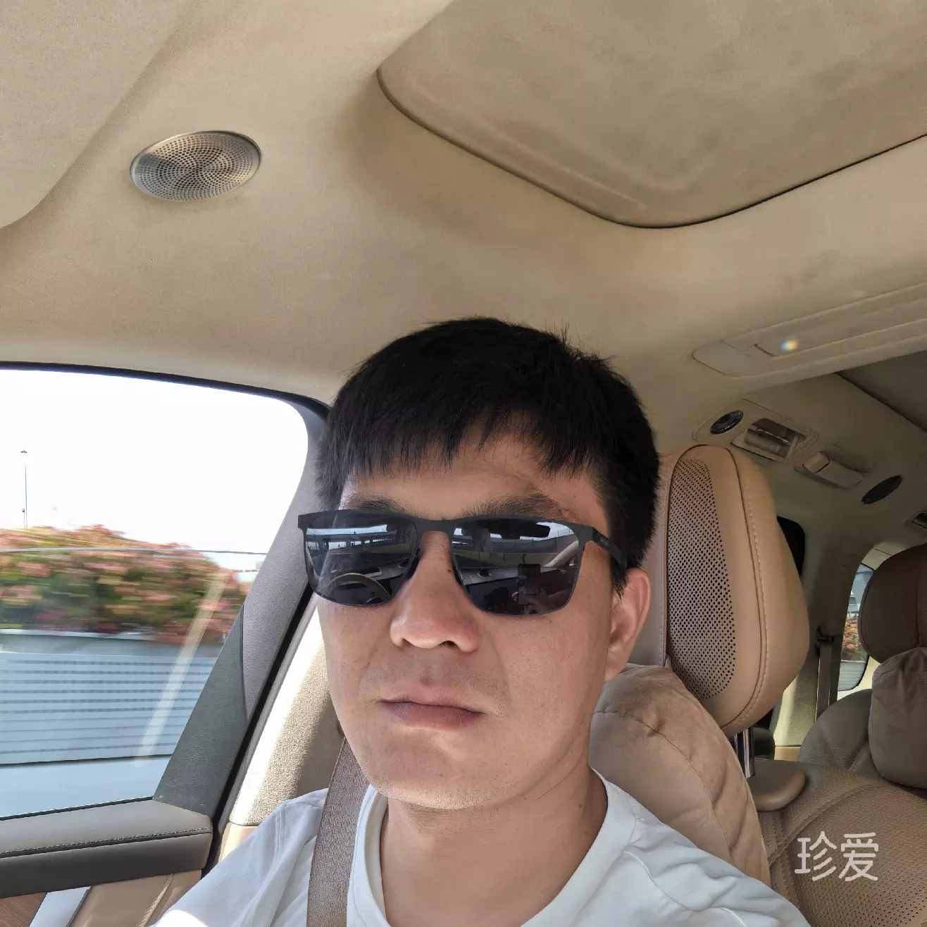 八月