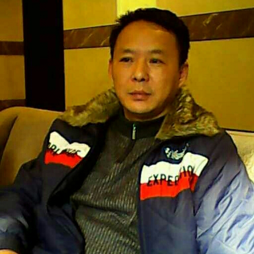 就蹲那看你折腾