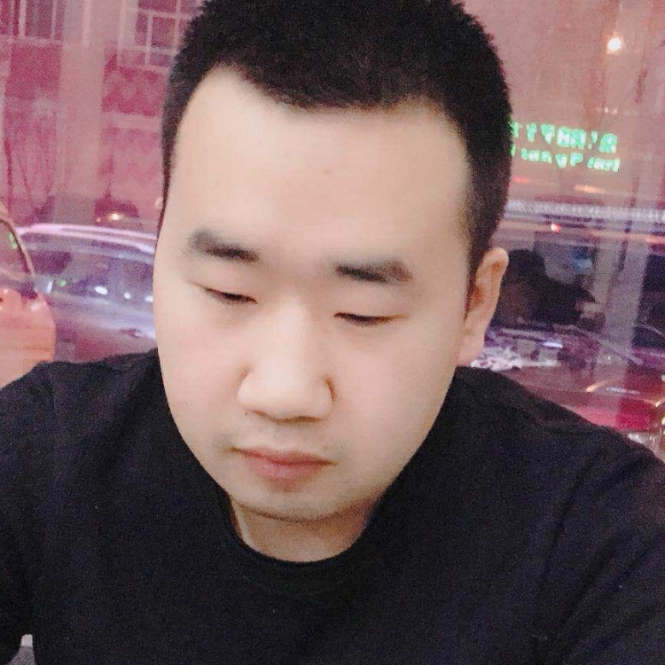 新青年默默守護(hù)