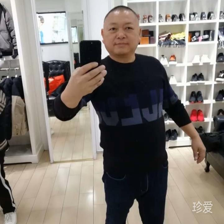 坐在树梢等日出