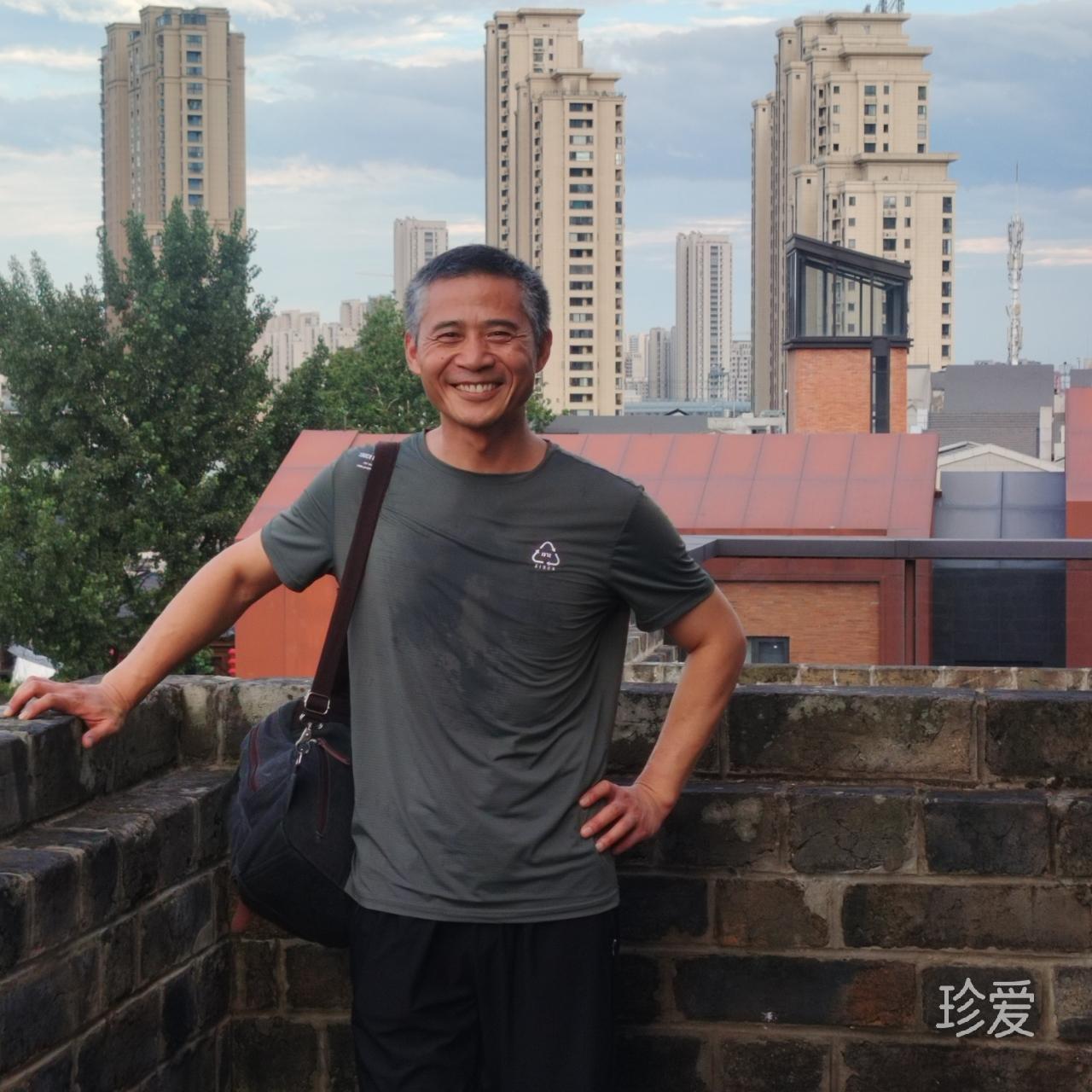 喜欢旅游的大叔