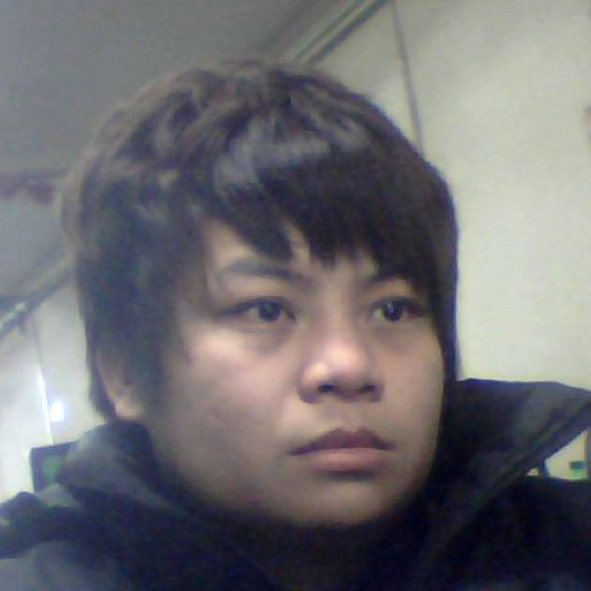 嘴角滑落一抹沧桑