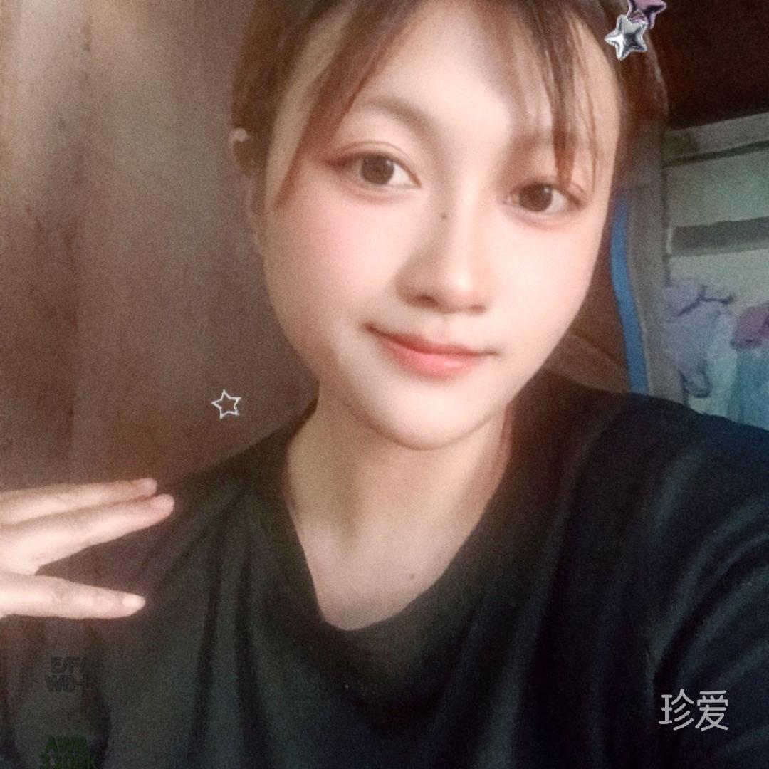 海風吹著碎花裙