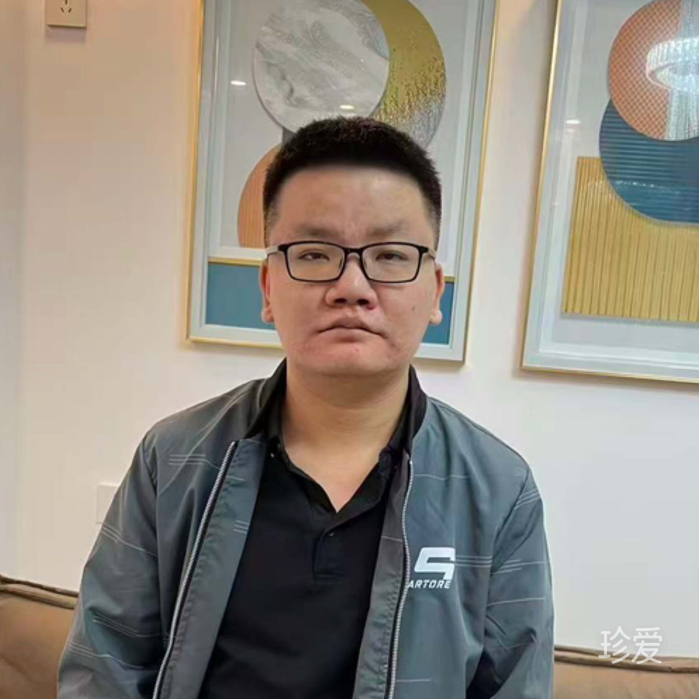 一个小赤老