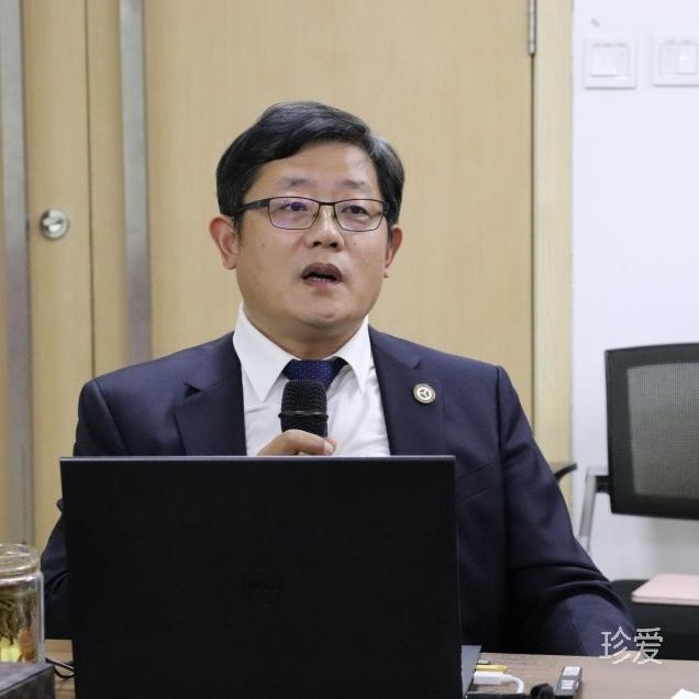 律詩(shī)和遠(yuǎn)方