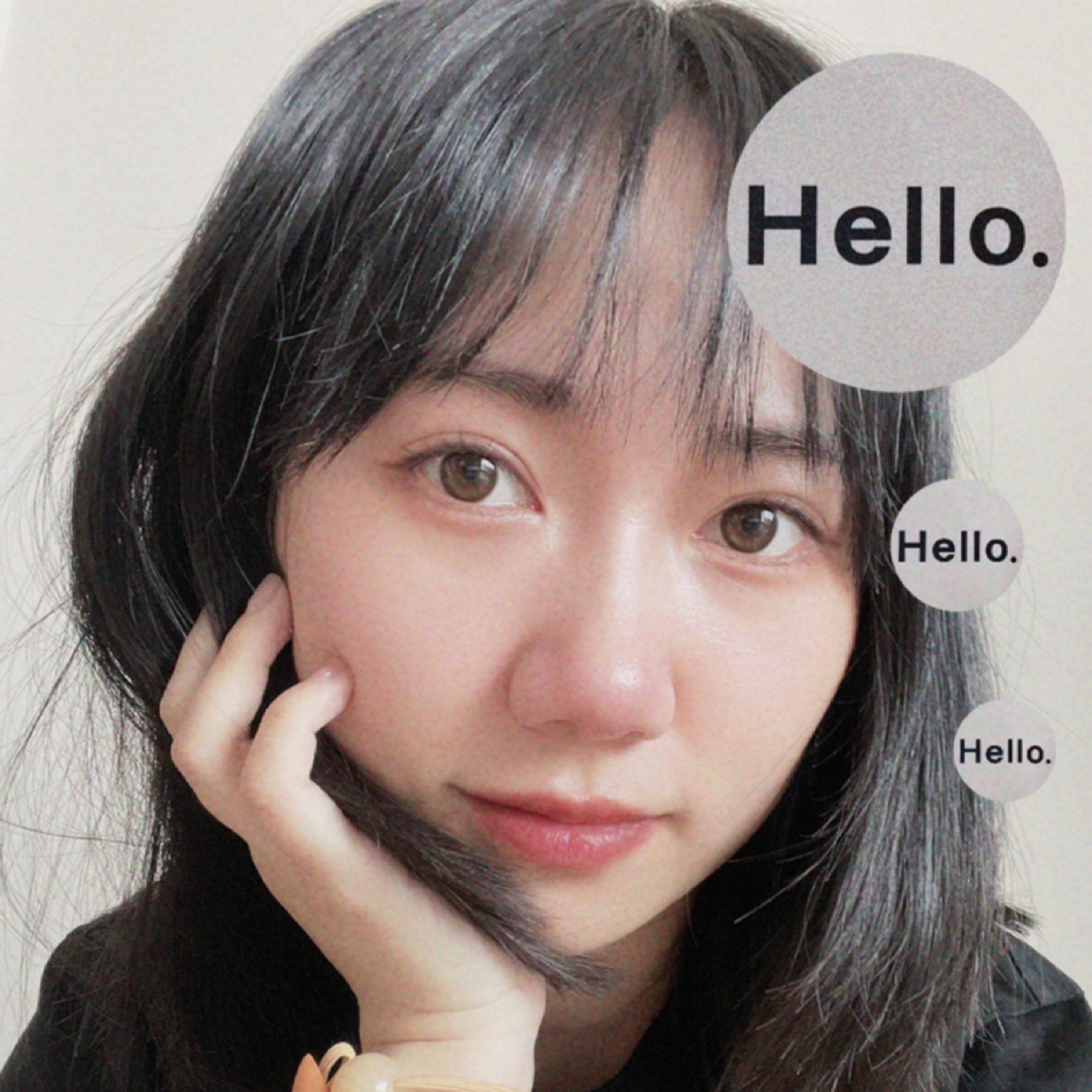 吃草莓的小白兔