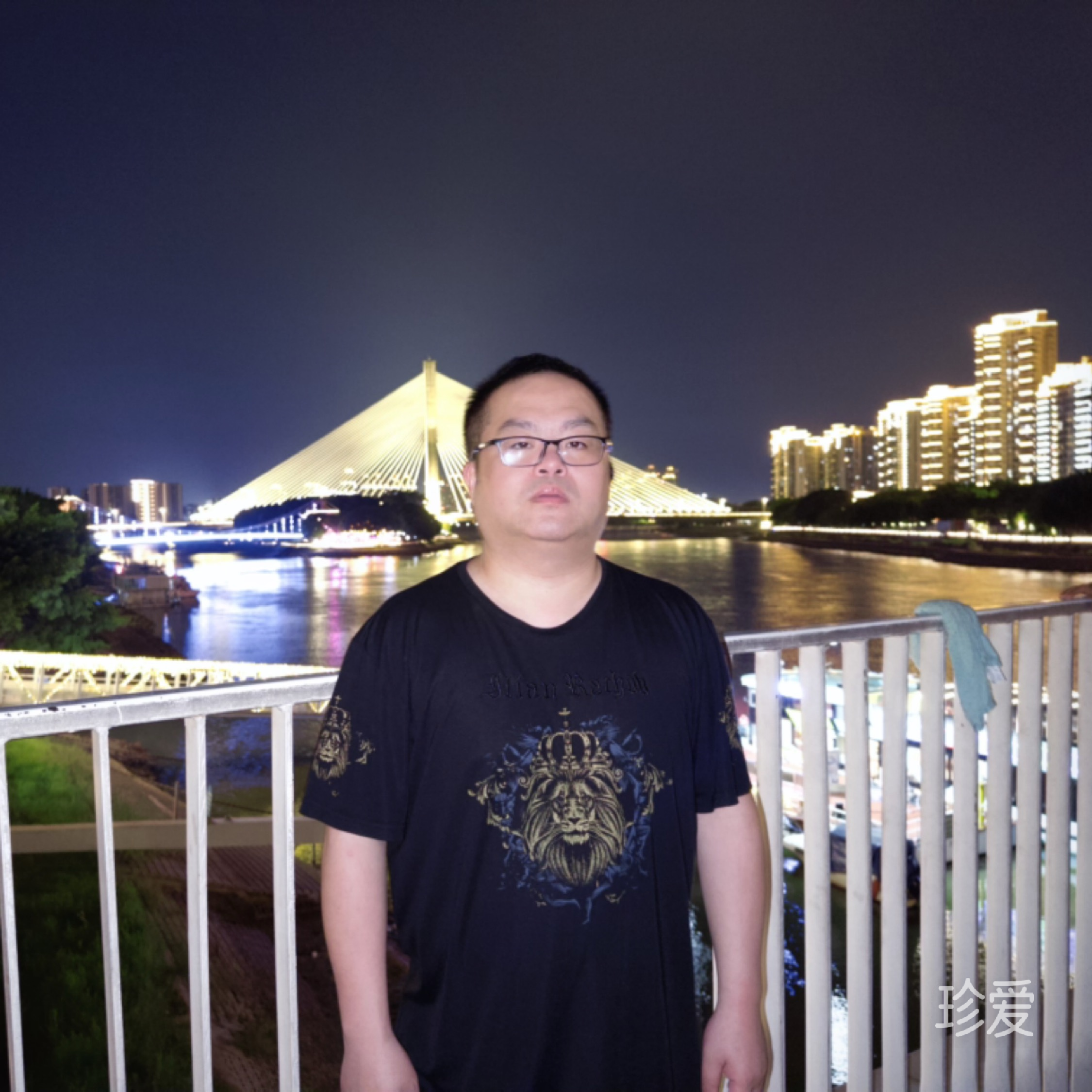 执伞候伊人