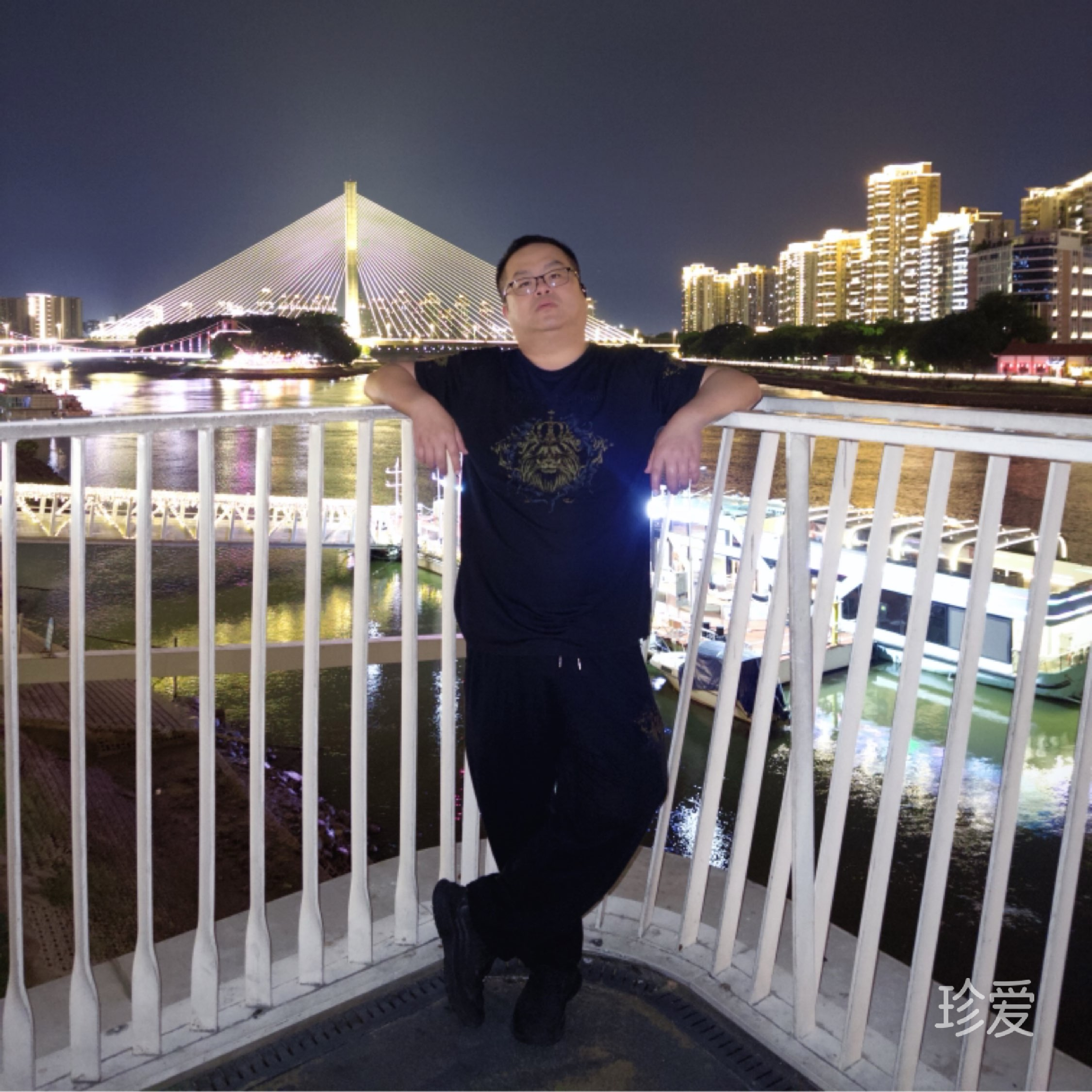 执伞候伊人