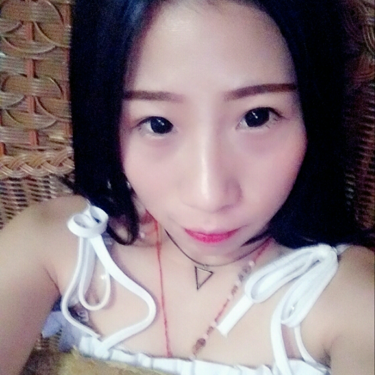 姐叼着烟
