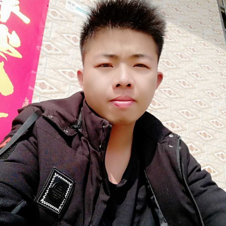 喜欢单手抓方向盘