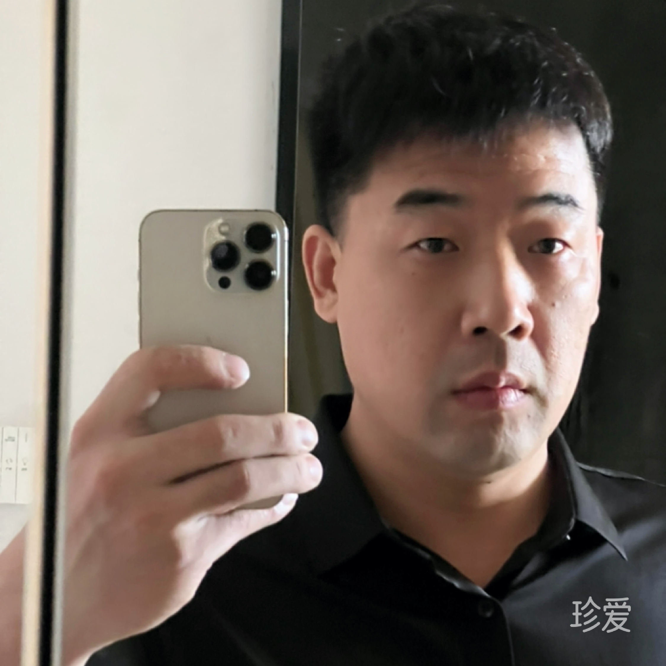 深白色