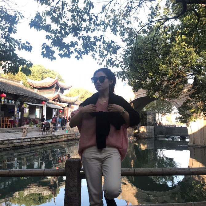 愛健身的普通女孩