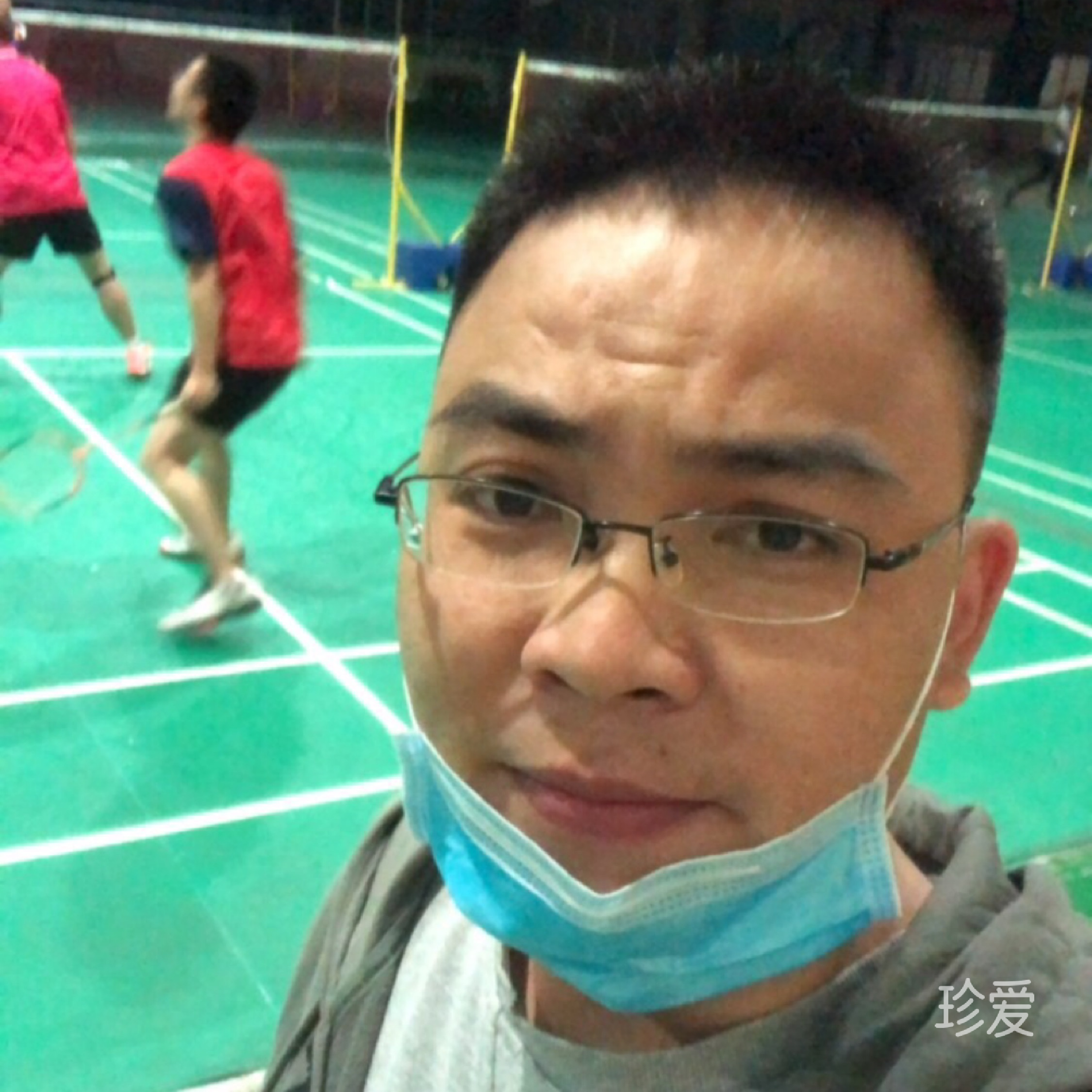 在等待