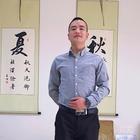 坐在路邊看風(fēng)景
