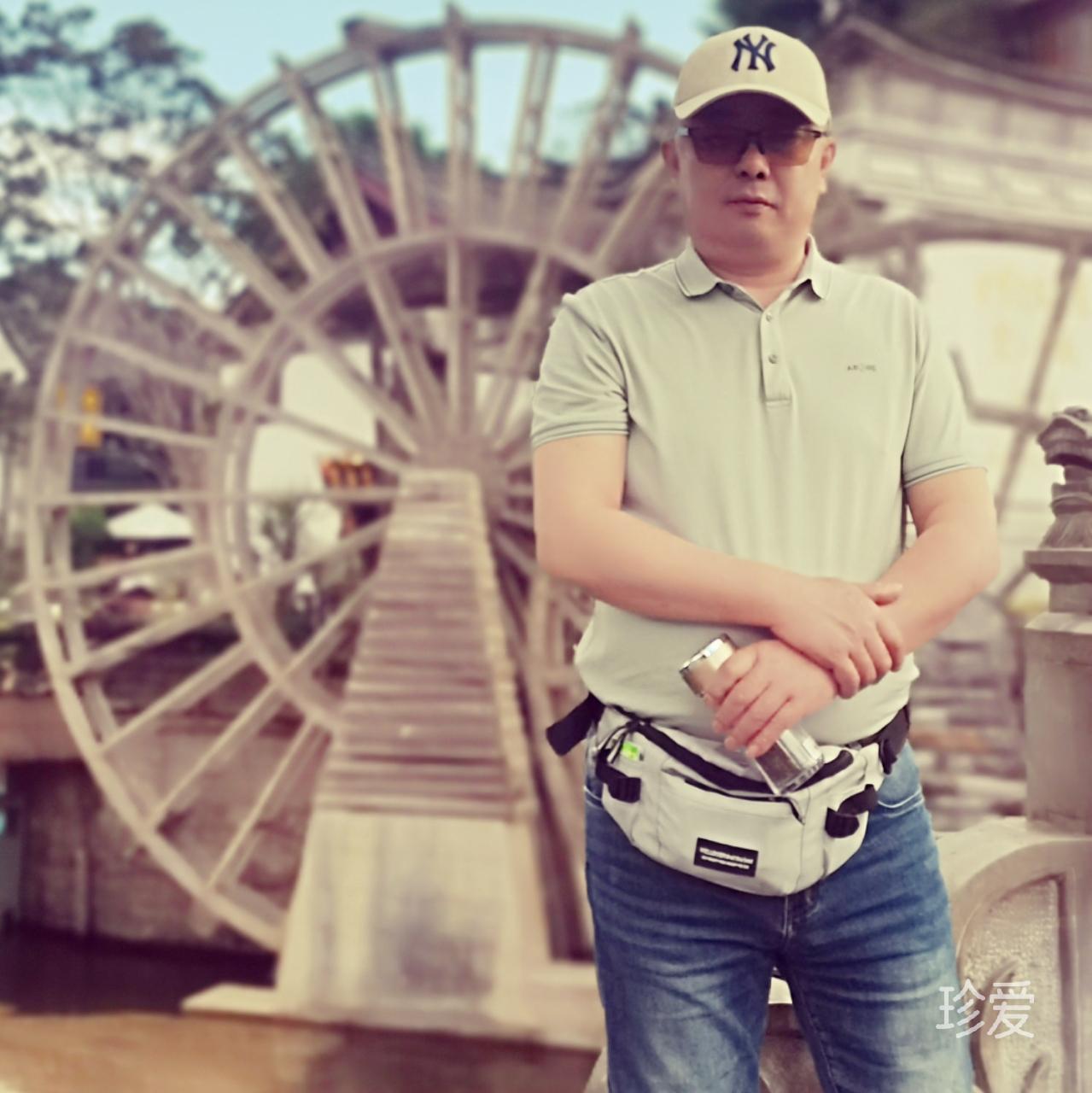 给你个肩膀依靠